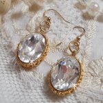 Pendientes BO Gold con cristales de Swarovski engastados en cabujones de oro y ganchos rellenos de oro de 14 quilates